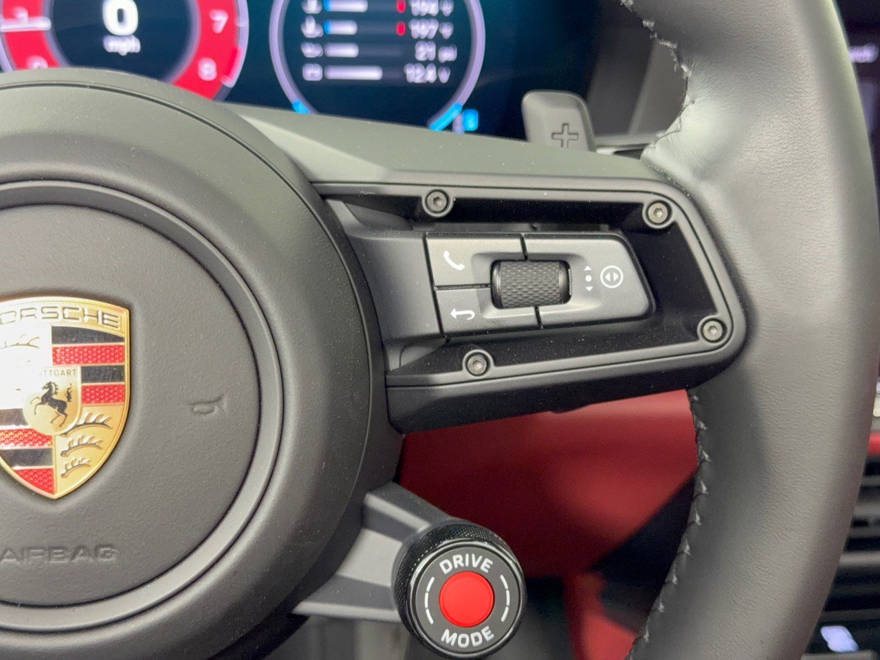 Certified 2025 Porsche 911 Carrera RWD image 19