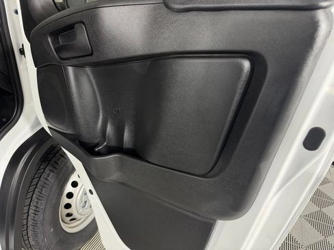 Used 2025 RAM ProMaster 2500 w/ U-Haul Equipment Group FWD image 30