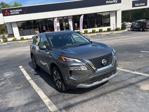 Used 2023 Nissan Rogue SV FWD image 19