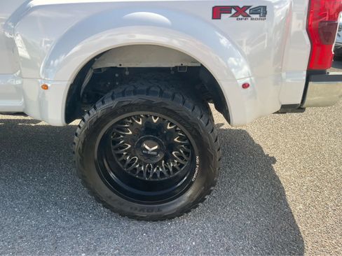 Used 2019 Ford F450 Lariat w/ Lariat Ultimate Package AWD/4WD image 8