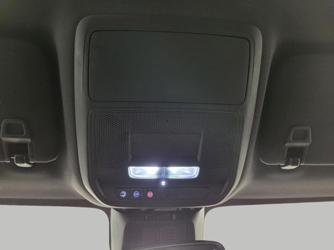 Used 2025 Chevrolet Equinox LT AWD/4WD image 16