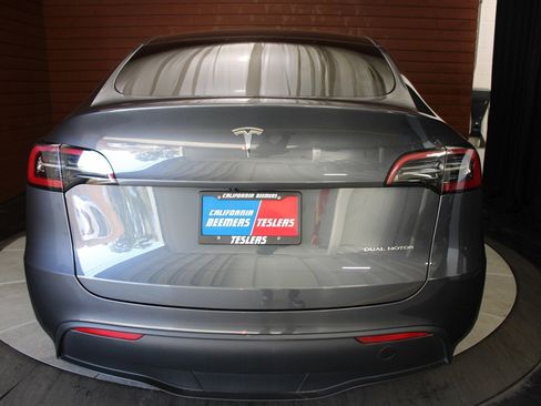 Used 2023 Tesla Model Y Long Range image 44