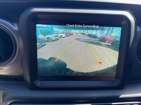 Used 2021 Jeep Wrangler Willys image 28