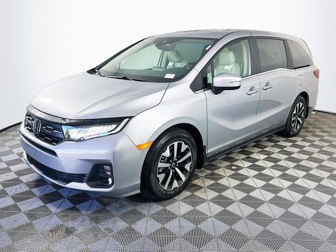 Used 2025 Honda Odyssey EX-L image 3