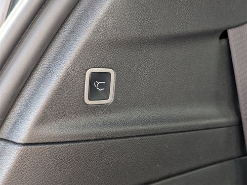 Used 2024 Chrysler Pacifica Touring-L w/ S Appearance Package image 29