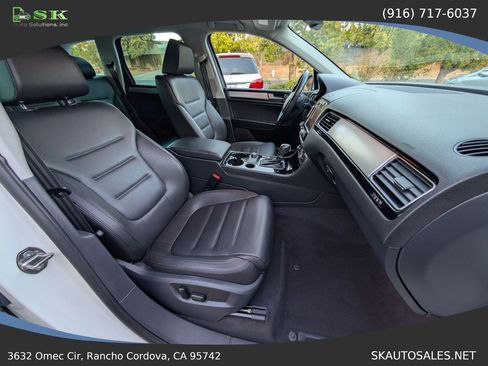 Used 2011 Volkswagen Touareg VR6 AWD/4WD image 33