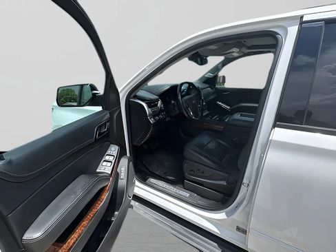 Used 2018 Chevrolet Tahoe Premier AWD/4WD image 23