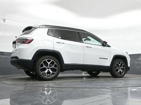 Used 2025 Jeep Compass Limited AWD/4WD image 41