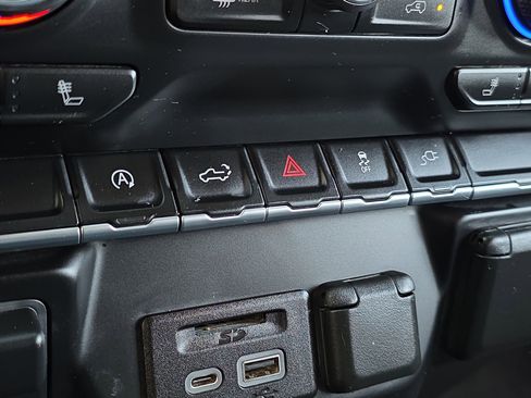 Used 2019 Chevrolet Silverado 1500 LT w/ All-Star Edition image 24