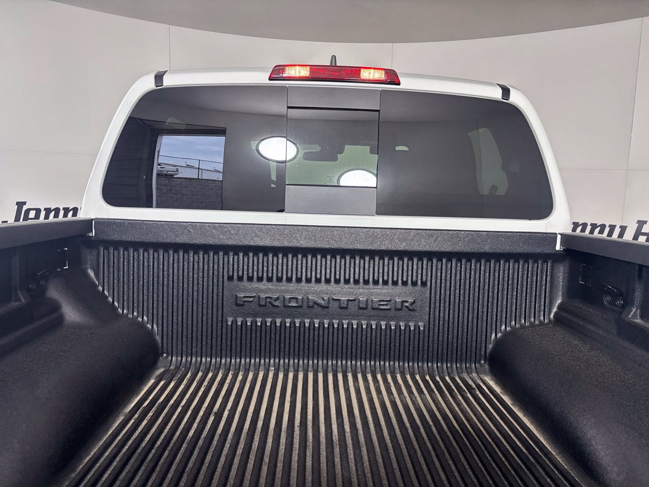 Used 2025 Nissan Frontier PRO-4X AWD/4WD image 24