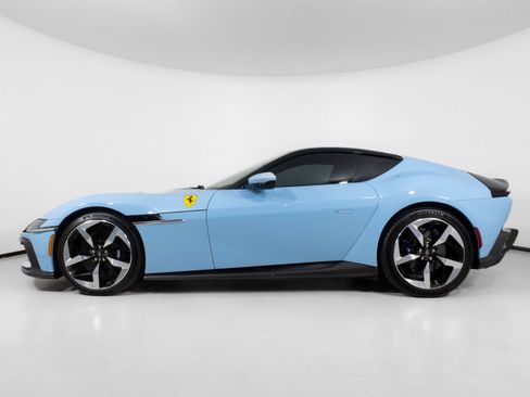 Used 2025 Ferrari 12Cilindri RWD image 3