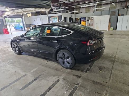 Used 2019 Tesla Model 3 Standard Range RWD image 4