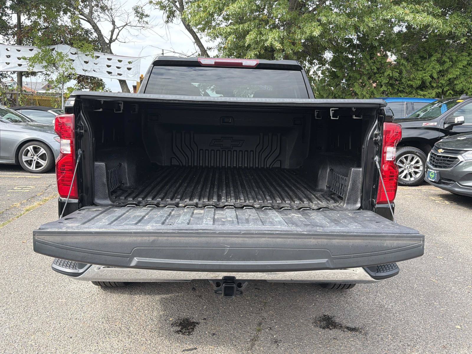 Used 2023 Chevrolet Silverado 1500 LT AWD/4WD image 7