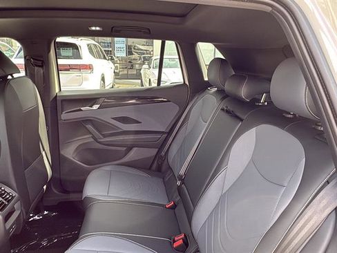 New 2026 Volkswagen Tiguan SE R-Line FWD image 13