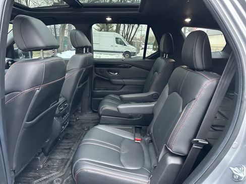 Used 2024 Honda Pilot TrailSport image 31