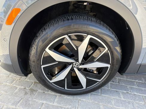 Certified 2025 Volkswagen ID.4 Pro S AWD/4WD image 28