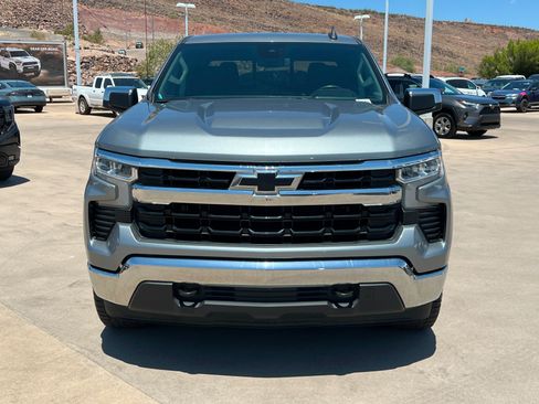 Used 2023 Chevrolet Silverado 1500 LT w/ Convenience Package II AWD/4WD image 9