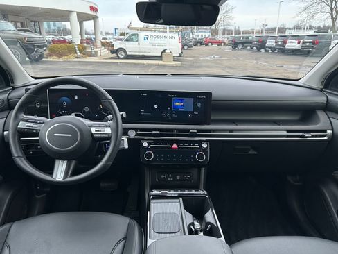 Used 2025 Hyundai Tucson Limited image 9