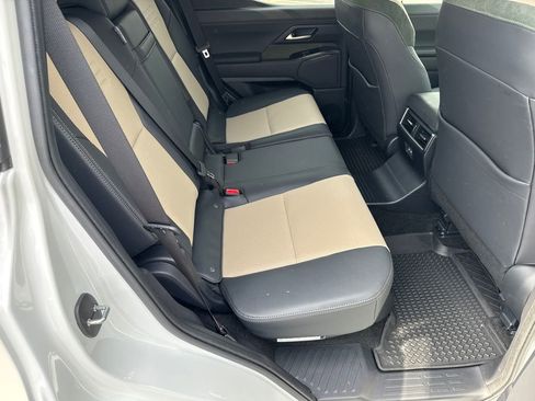 Used 2024 Lexus GX 550 AWD/4WD image 15