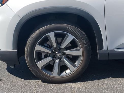 Used 2025 Honda Pilot Elite image 19