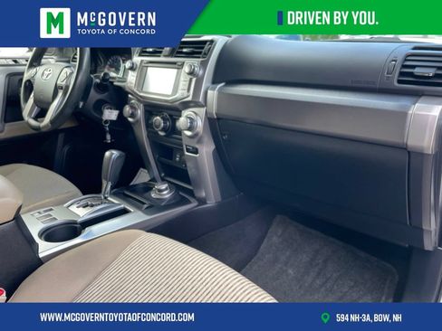 Used 2014 Toyota 4Runner SR5 AWD/4WD image 39