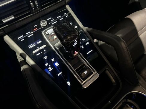 Used 2021 Porsche Cayenne AWD/4WD image 11