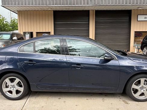 Used 2012 Volvo S60 T5 w/ Climate Pkg FWD image 19