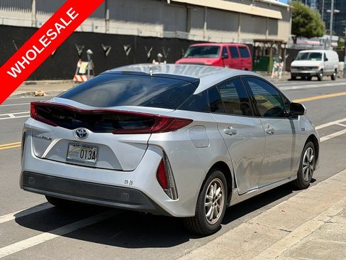 Used 2018 Toyota Prius Prime Plus w/ Carpet Mat Package FWD image 5