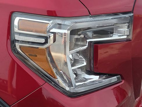 Used 2020 GMC Sierra 1500 Elevation w/ Elevation Value Package AWD/4WD image 10