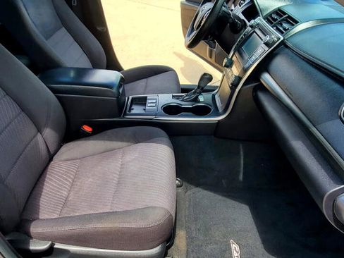 Used 2016 Toyota Camry LE image 16