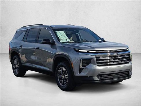 New 2026 Chevrolet Traverse LT image 7