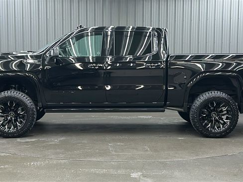 Used 2025 GMC Sierra 1500 Denali Ultimate image 2