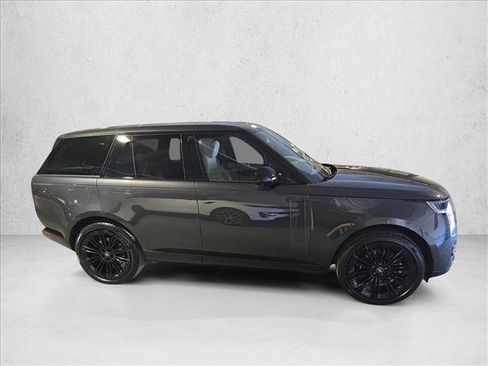 Used 2025 Land Rover Range Rover SE AWD/4WD image 4