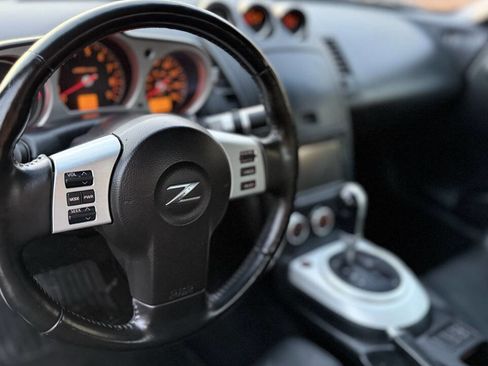 Used 2007 Nissan 350Z Touring image 18