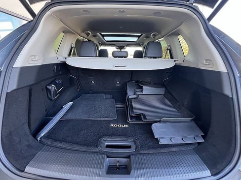 Used 2023 Nissan Rogue SL w/ SL Premium Package image 23