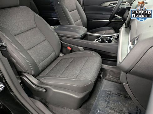 Used 2025 Chevrolet Traverse LT w/ Driver Confidence Package AWD/4WD image 29