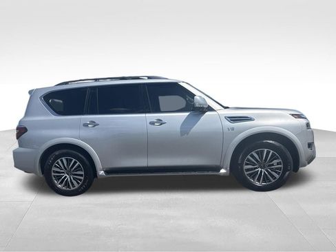 Used 2022 Nissan Armada SL w/ Captain's Chairs Package AWD/4WD image 2