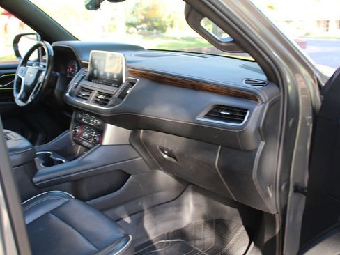 Used 2021 Chevrolet Tahoe Premier w/ Premium Package image 20