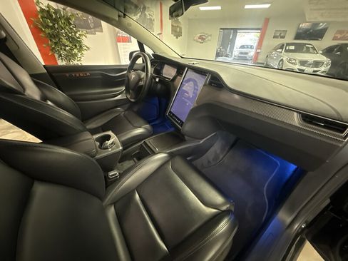 Used 2018 Tesla Model X 75D AWD/4WD image 29