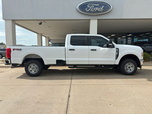 Used 2024 Ford F250 XL w/ FX4 Off-Road Package AWD/4WD image 7