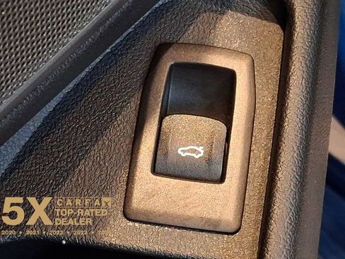 Used 2025 BMW M3 w/ Executive Package image 31