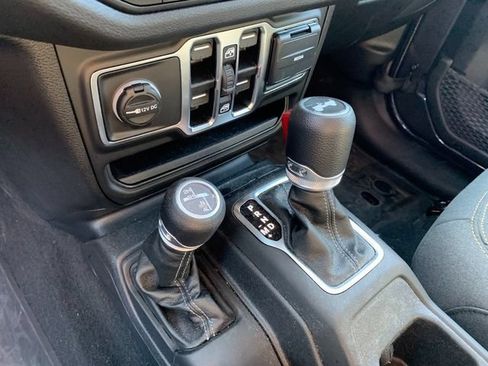 Used 2025 Jeep Wrangler Unlimited Sport AWD/4WD image 8