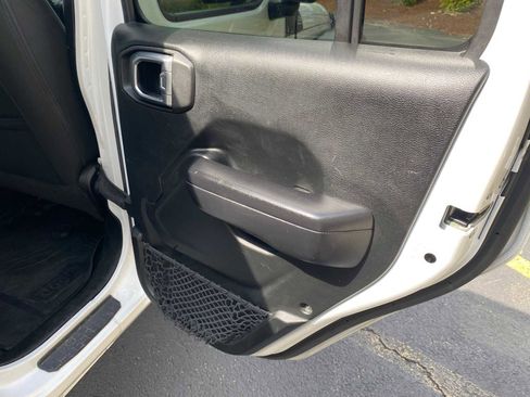 Used 2018 Jeep Wrangler Unlimited Sport S AWD/4WD image 30