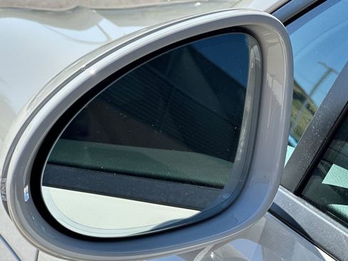 New 2026 Porsche Macan AWD/4WD image 39