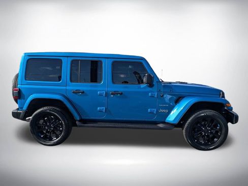 Used 2022 Jeep Wrangler Unlimited Sahara AWD/4WD image 2