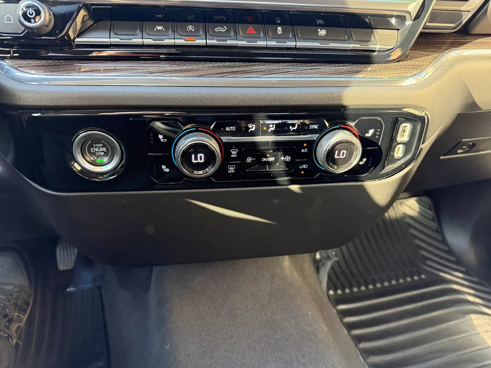 Used 2023 Chevrolet Silverado 1500 LT AWD/4WD image 22