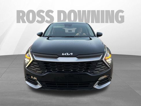 Used 2025 Kia Sportage LX image 2