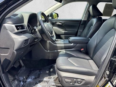 Certified 2026 Toyota Highlander XLE AWD/4WD image 10