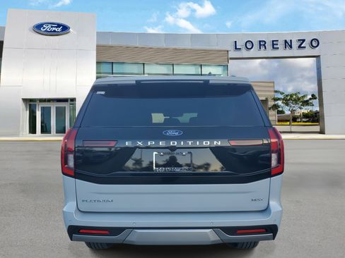 New 2025 Ford Expedition Max Platinum w/ Driver's Package image 5