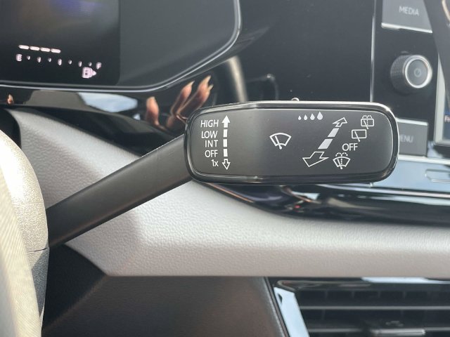 Certified 2024 Volkswagen Taos S FWD image 24